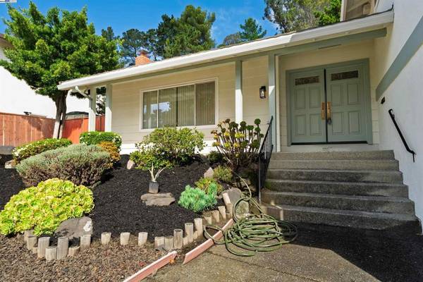 Oakland, CA 94605,7684 Surrey Ln