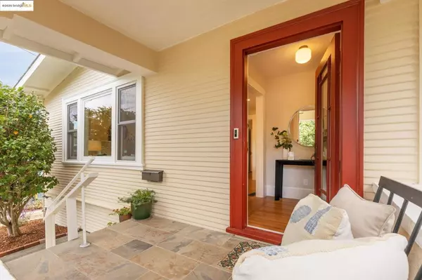 Oakland, CA 94602,2941 Madeline St