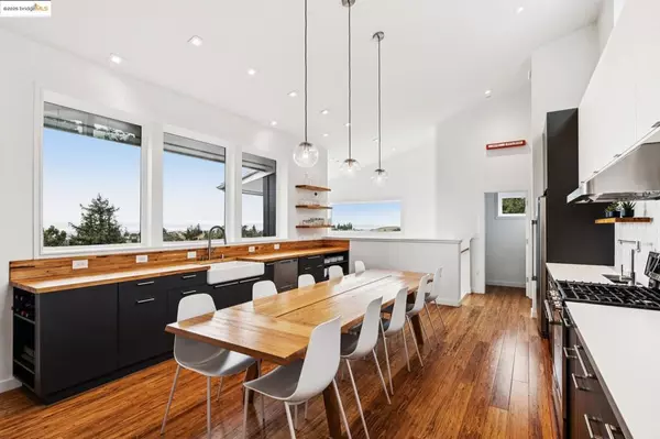 Oakland, CA 94605,4520 Saint Andrews Road