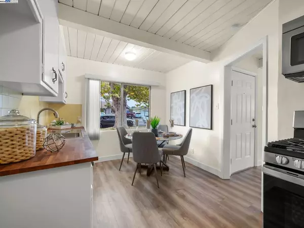 Hayward, CA 94541,22939 Santa Clara St