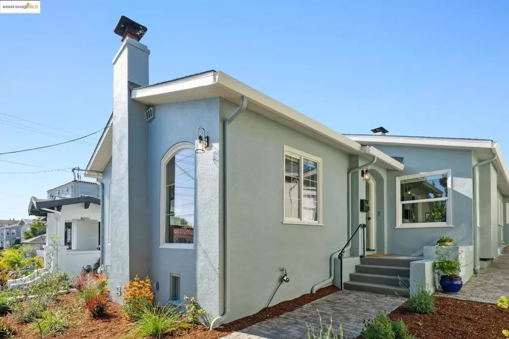 Oakland, CA 94610,907 York St