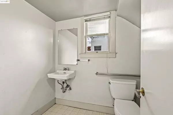 Berkeley, CA 94705,3050 Shattuck