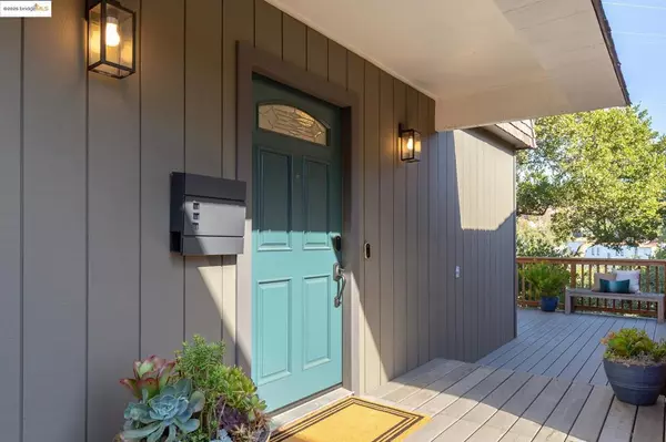 Piedmont, CA 94602,2 Cavendish Ln