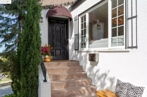 Oakland, CA 94610,542 Midcrest Rd