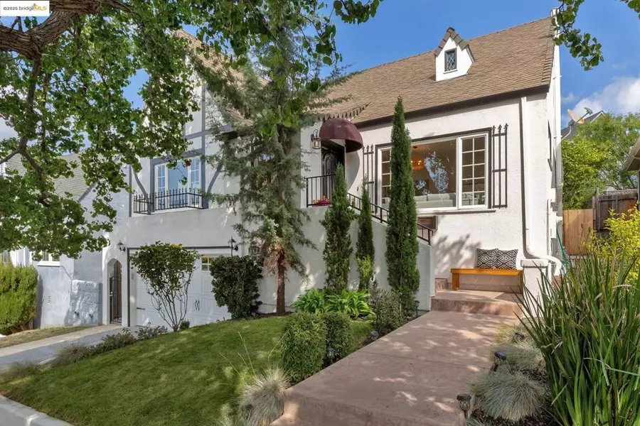 542 Midcrest Rd, Oakland, CA 94610