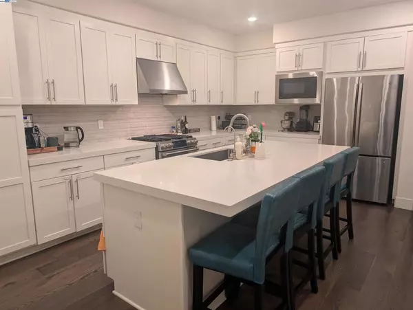 44819 S Grimmer Blvd, Fremont, CA 94538