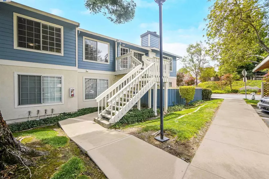 6 Glenwood, Hercules, CA 94547