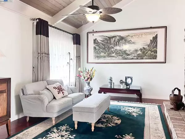 El Sobrante, CA 94803,211 Amend Ct