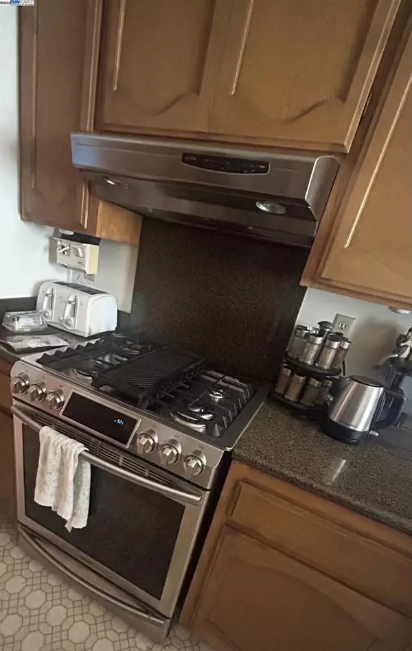 Oakland, CA 94603,2331 Warner Ave