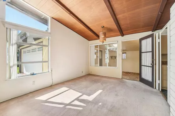 Hayward, CA 94545,27342 Capri Ave