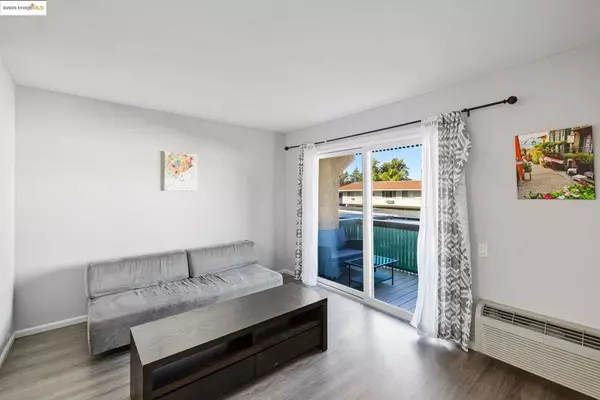 Walnut Creek, CA 94596,155 Sharene Ln #111