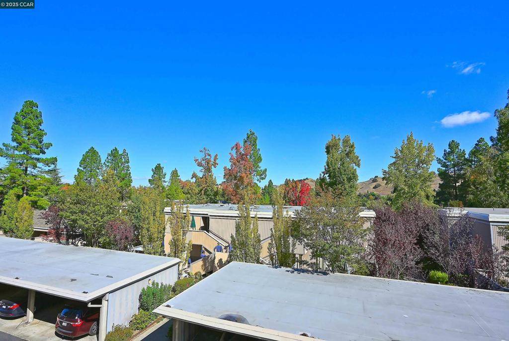 Walnut Creek, CA 94595,1361 Singingwood Ct #7