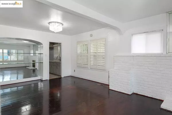 Oakland, CA 94605,8039 Idlewood St