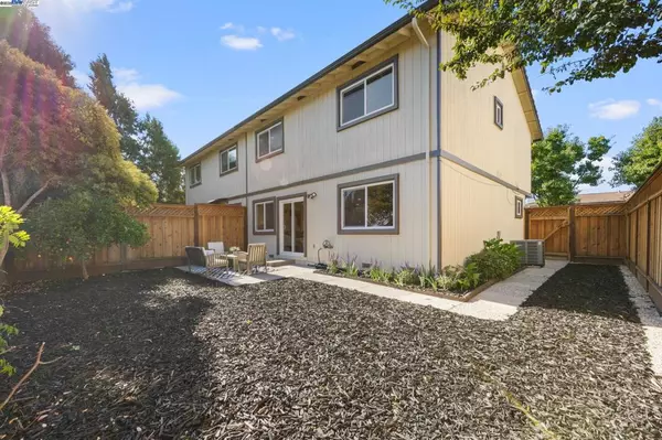 8351 Mulberry Pl, Dublin, CA 94568