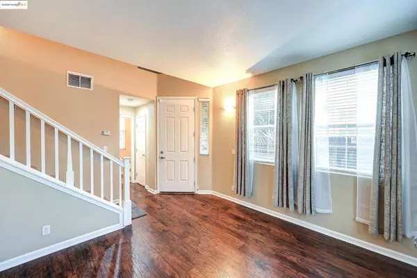 Brentwood, CA 94513-9999,220 whispering oaks ct