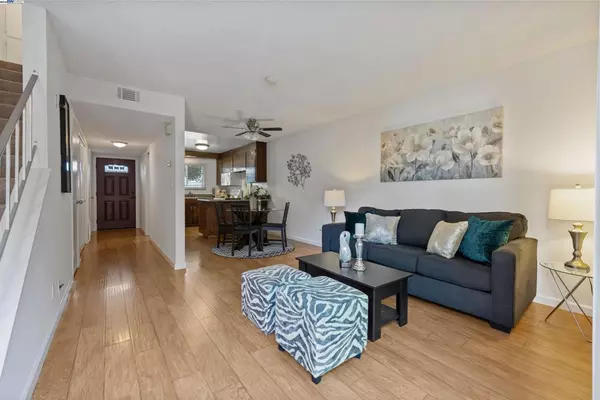 Castro Valley, CA 94546,21053 Baker Rd