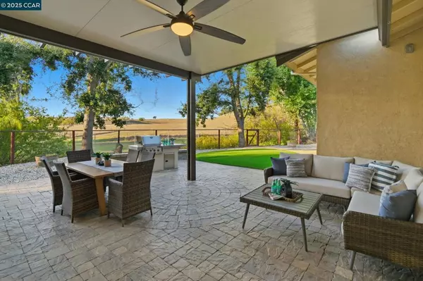 Concord, CA 94521,1975 Holly Creek Pl