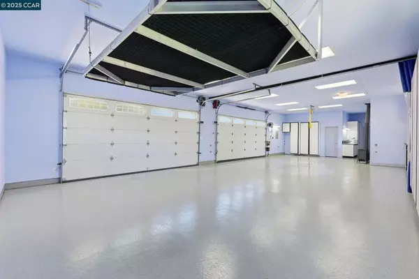 Concord, CA 94521,1975 Holly Creek Pl