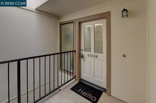 Walnut Creek, CA 94595,1209 Running Springs #7