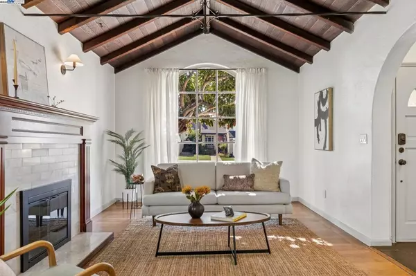 Alameda, CA 94501,2829 Otis Dr