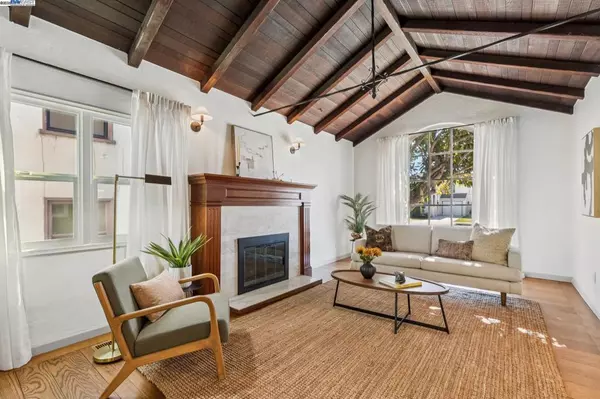 Alameda, CA 94501,2829 Otis Dr