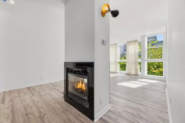 Oakland, CA 94605,9455 Macarthur Blvd