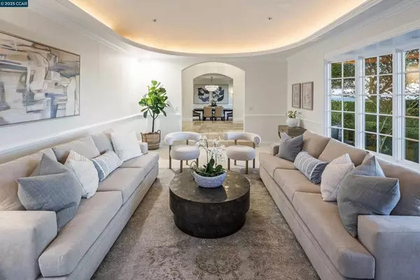 Orinda, CA 94563-3649,75 Donald Drive