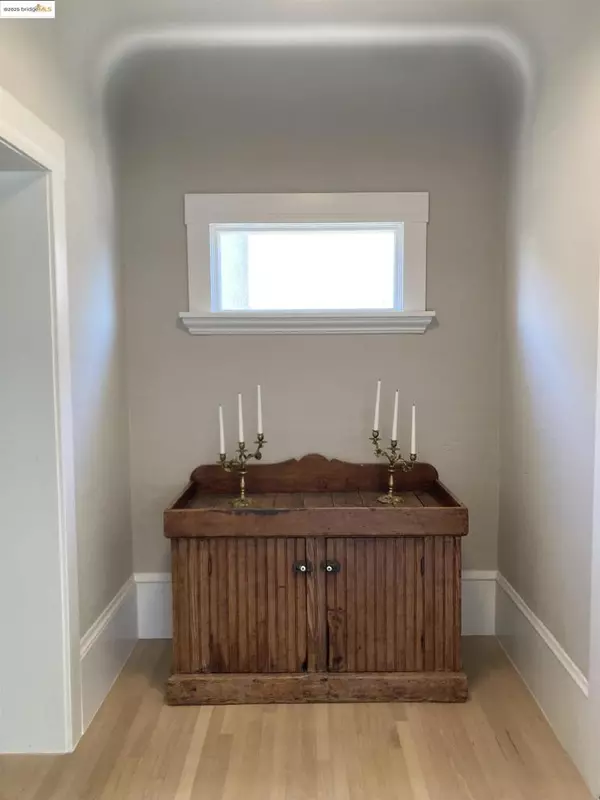 Oakland, CA 94602,2628 School  St