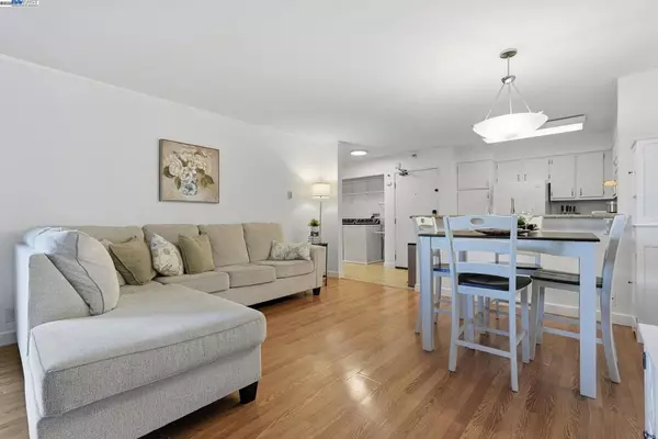 Fremont, CA 94538,39149 Guardino Dr #247