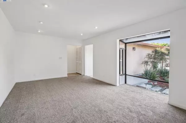 San Leandro, CA 94578,14683 Midland Rd