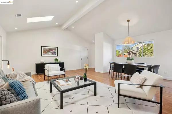 Berkeley, CA 94702,3018 Mabel St