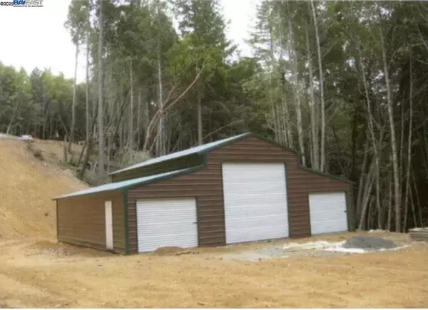 605 Rancho Sequoia Dr, Alderpoint, CA 95511