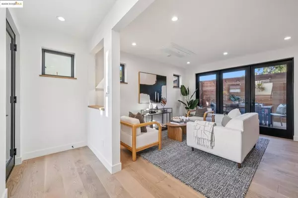 Berkeley, CA 94703,1516 Blake St