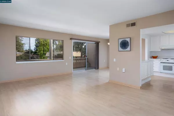 Walnut Creek, CA 94595,1601 Canyonwood Ct #8
