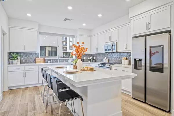 Fremont, CA 94538,3285 Internet Cmn #1005