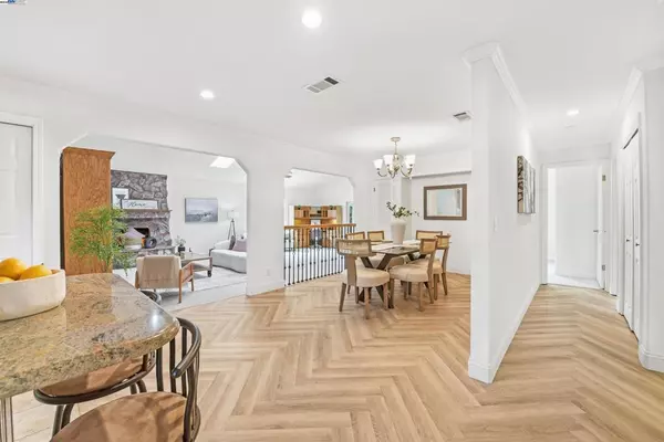 Fremont, CA 94555,34233 Atteridge Pl