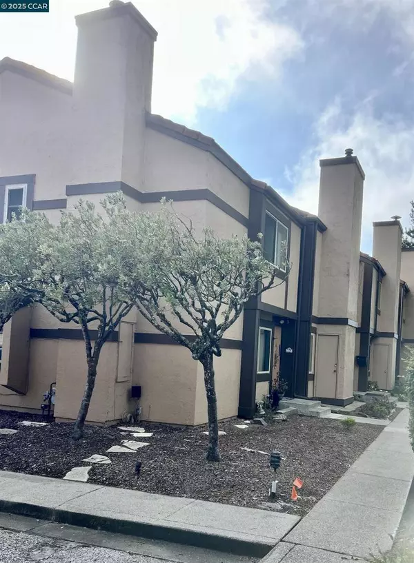 627 Hickey Blvd #D, Pacifica, CA 94044