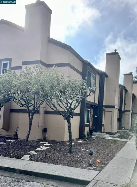 627 Hickey Blvd #D, Pacifica, CA 94044