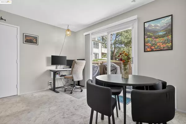 Pleasant Hill, CA 94523,385 Camelback Rd #27