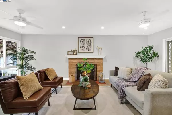 Oakland, CA 94619,3627 Loma Vista Ave