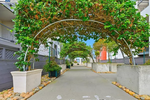 San Francisco, CA 94132,8100 Oceanview Ter #112