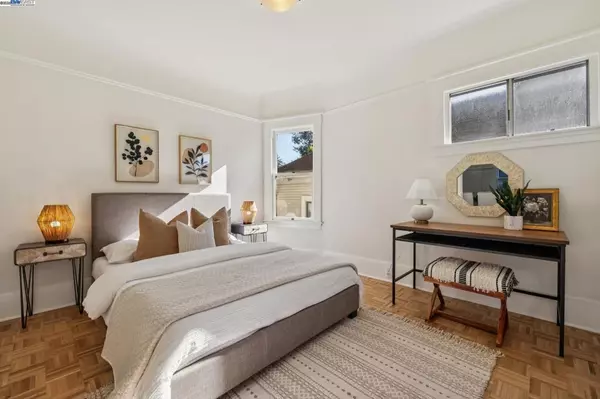 Alameda, CA 94501,935 Park Street