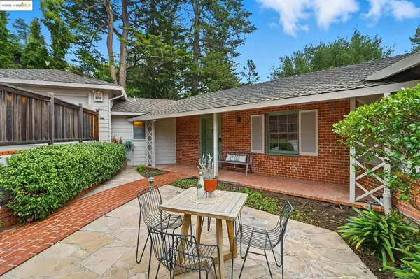 2383 Thackeray Dr,  Oakland,  CA 94611