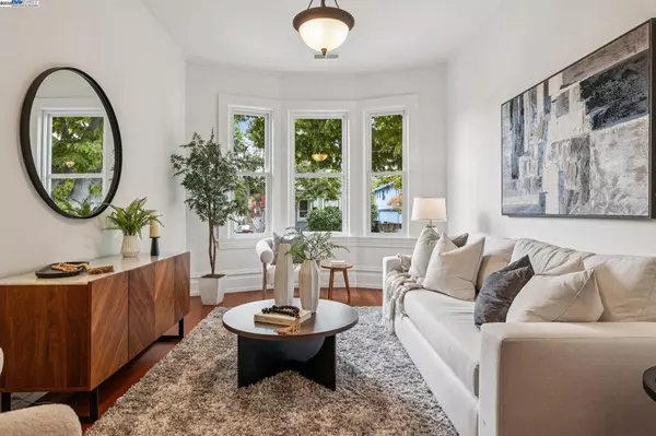 Alameda, CA 94501,2151 Alameda Avenue