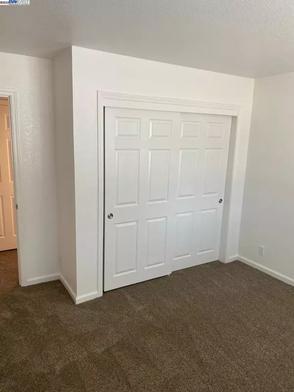 Stockton, CA 95207,4471 La Cresta Way #4