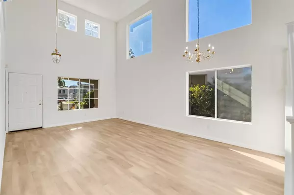 Martinez, CA 94553,592 Ross Cir