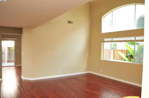 Milpitas, CA 95035,275 Woodruff way