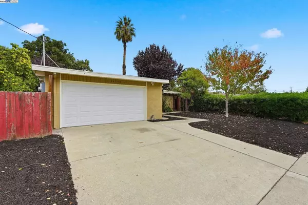 Hayward, CA 94545,24796 Pear St