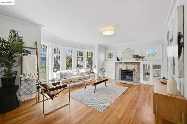 Oakland, CA 94619,2918 Modesto Ave