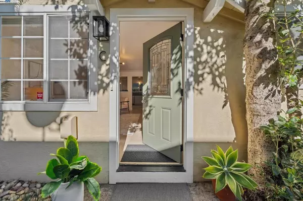 5242 Miles Avenue #C, Oakland, CA 94618